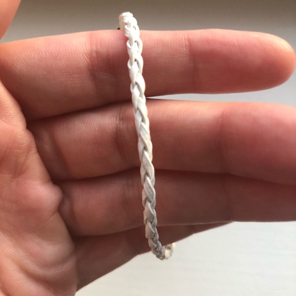 Preppy white braided leather key charm bracelet - Picture 5 of 6